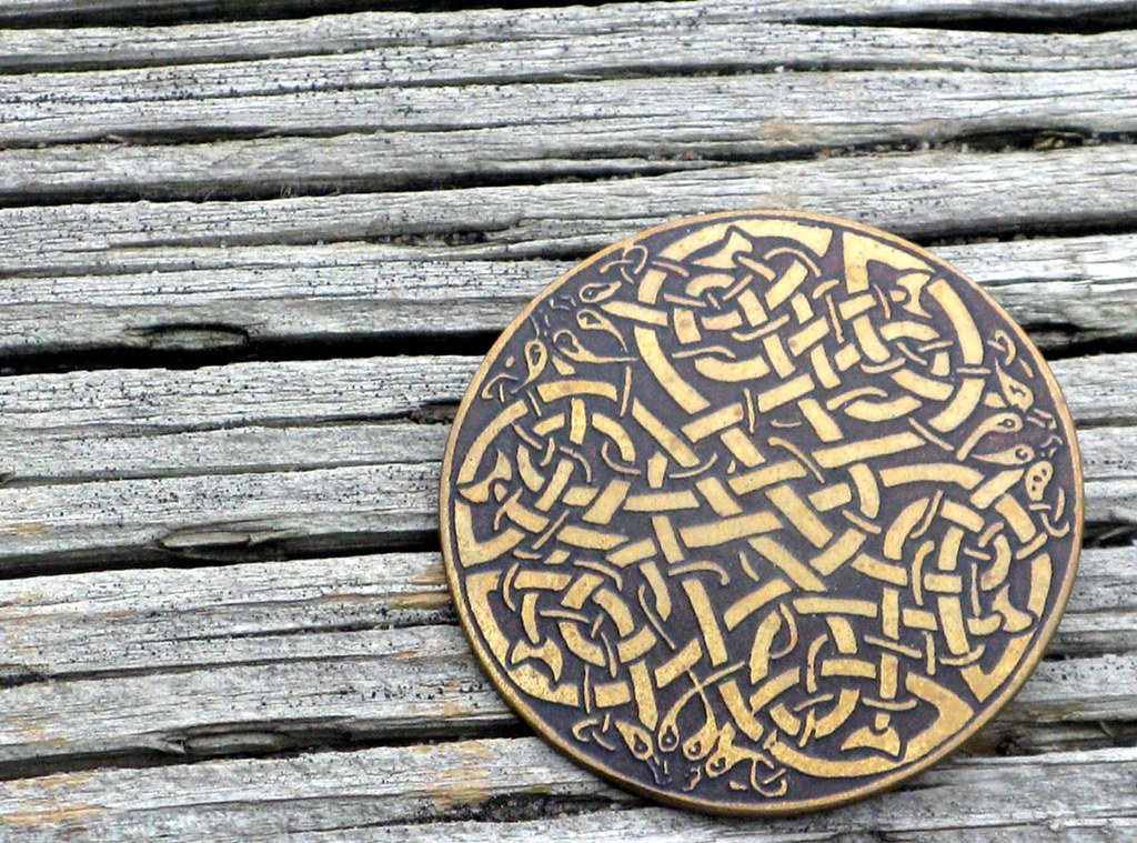 Brooches & Pins