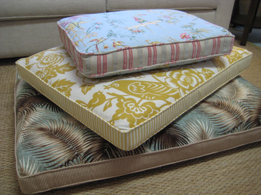 Pet Beds & Furniture